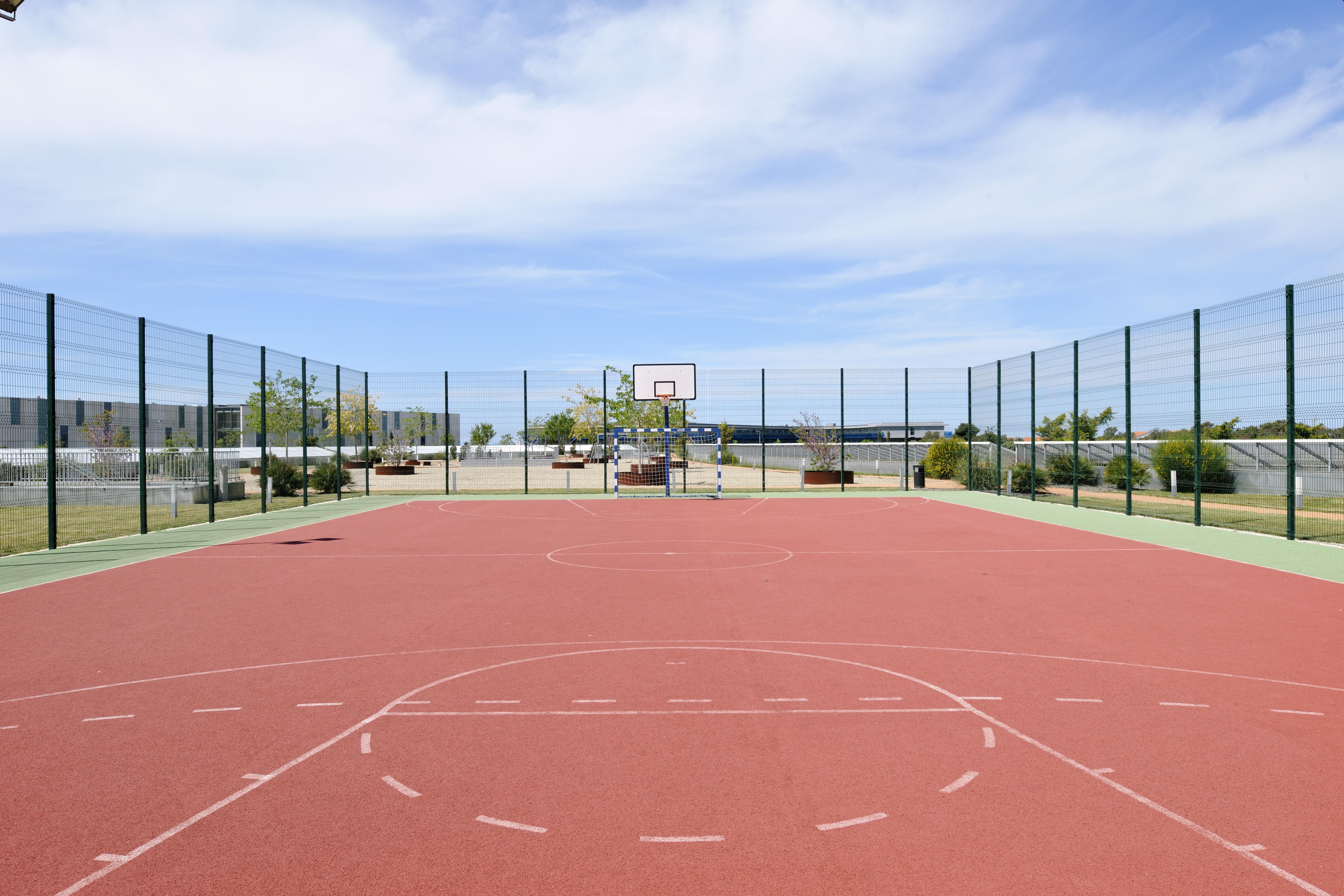 Falkensteiner Hotel & Spa Iadera Petrcane Exterior photo Basketball court at the University of New England, Australia