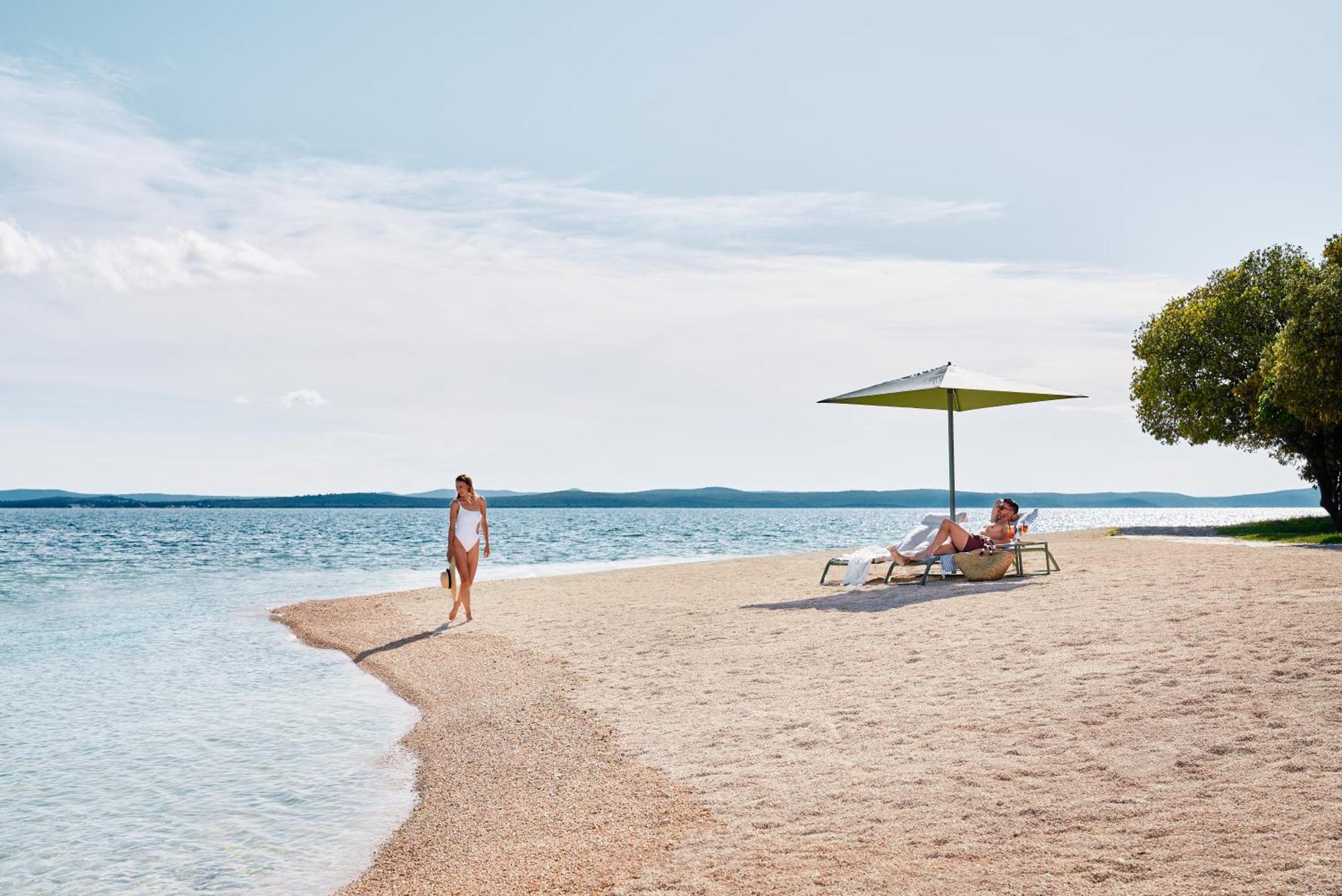 Falkensteiner Hotel & Spa Iadera Petrcane Exterior photo Beach at the Hotel